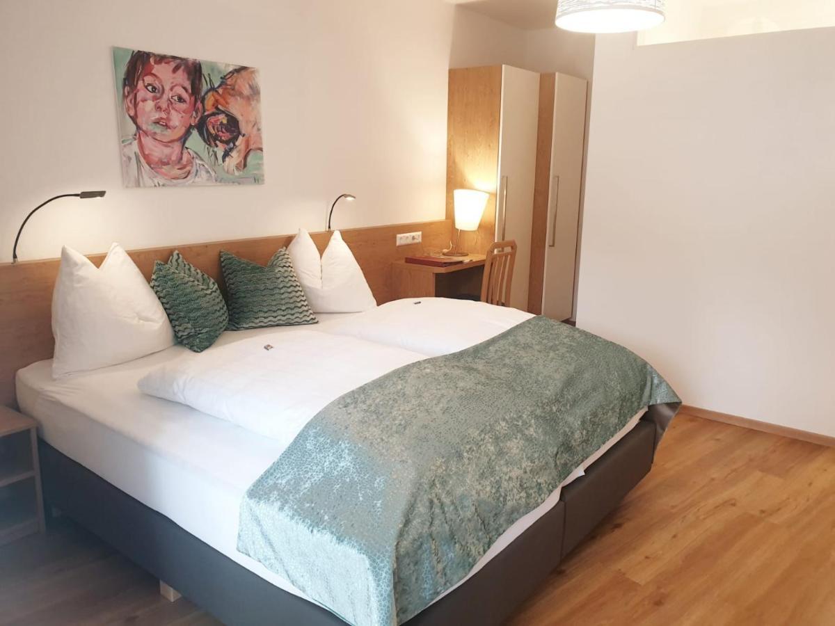 Hotel Garni Wurzer Velden am Wörthersee Esterno foto